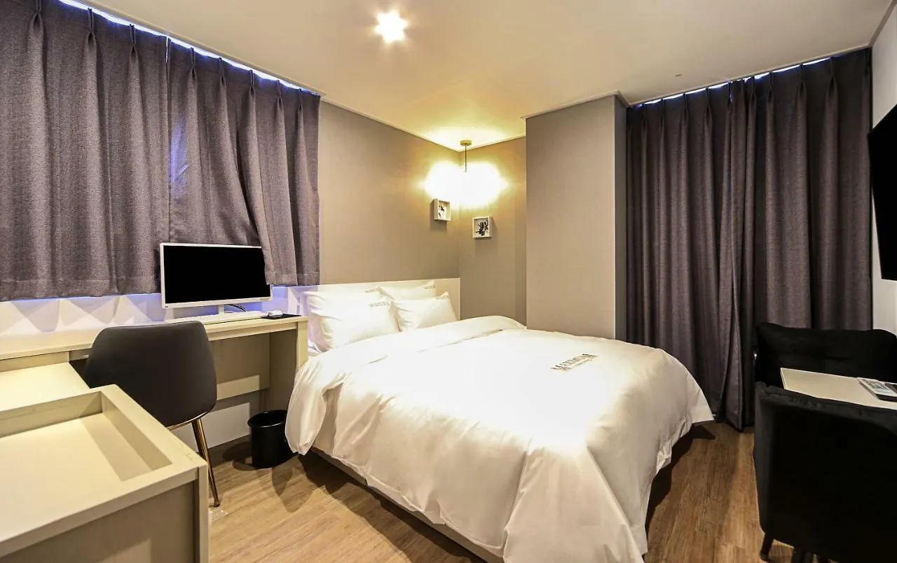 Busan Station Maximum Hotel